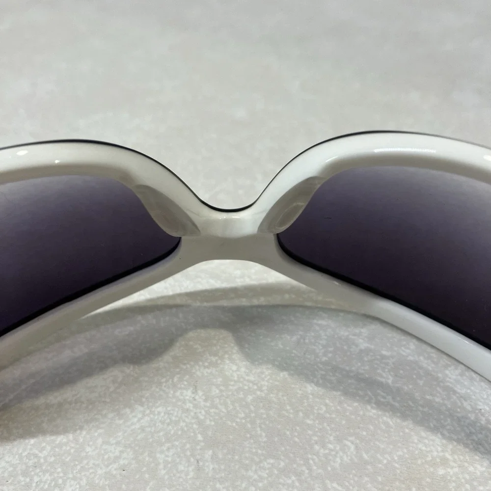 Fossil Women's White Tinted Sunglasses Cat 3 Glamour PS3353 005 60 16-120